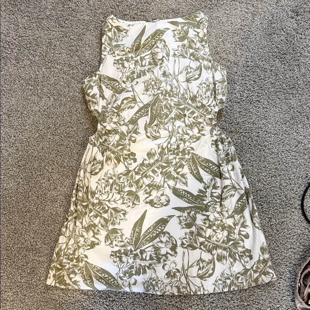 Abercrombie & Fitch White Floral Print Dress with Olive Green Motif